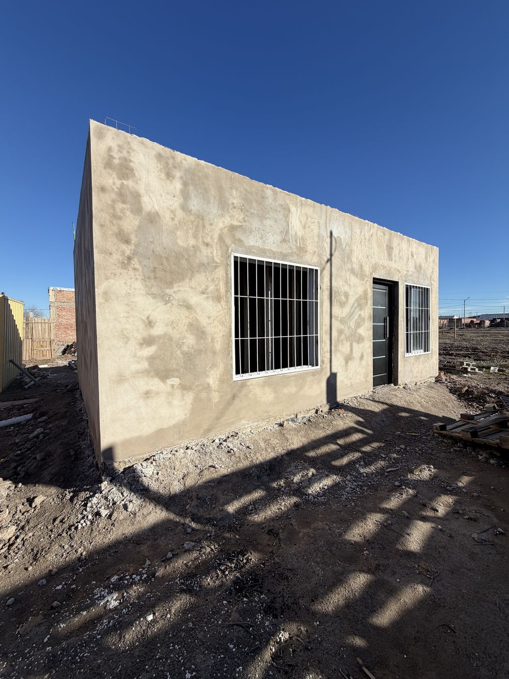 Casa con aberturas colocadas